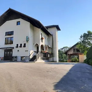 https://turisticna-kmetija-lavric.hotels-in-ljubljana.com