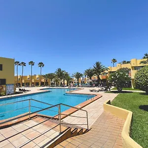  Apartment Seaside : A Cozy In A Peaceful Well Located Complex